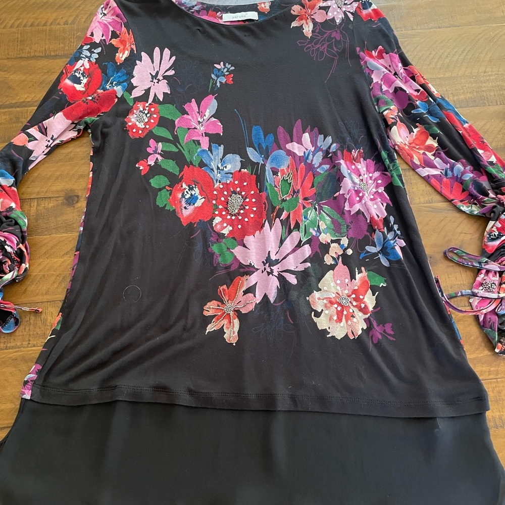5/$25🦋 Per Una floral top, size medium.  Good condition